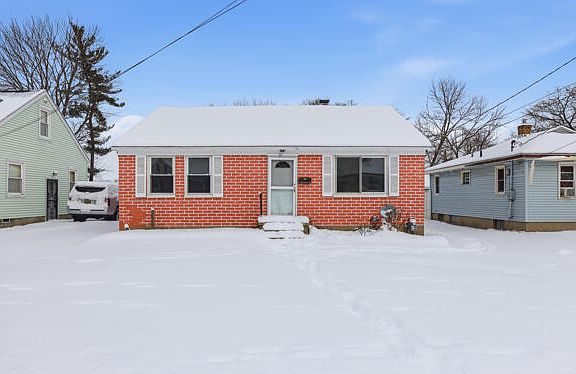 2nd image of 511 Mae Thy St SE