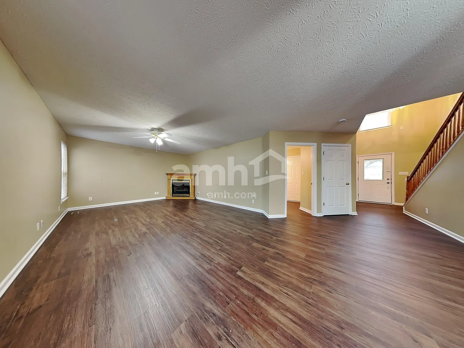 4 bed, 2.5 bath, 2596 sqft, $2,595 — Photo 4