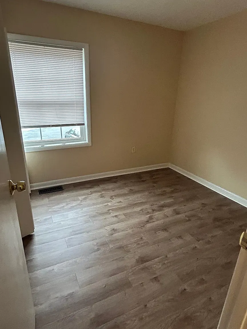 3 bed, 1152 sqft, $2,395 — Photo 4