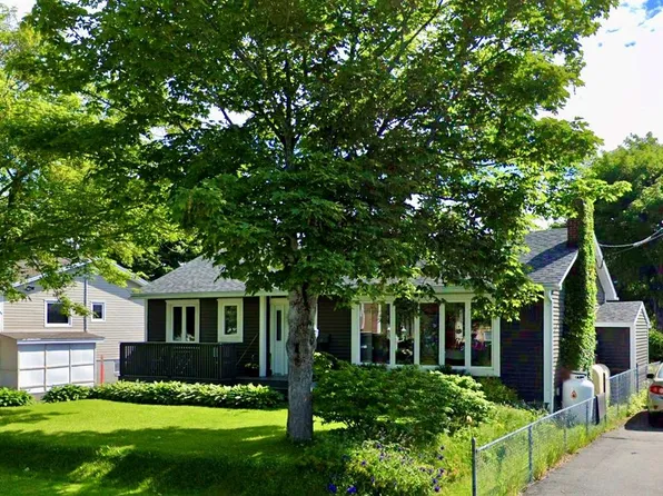 7 Churchill Avenue, Mount Pearl, NL A1N1V5