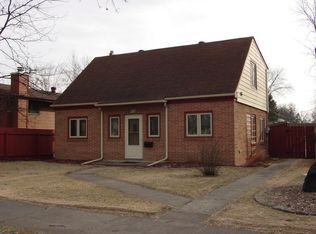 710 N 25th St, Grand Forks, ND 58203