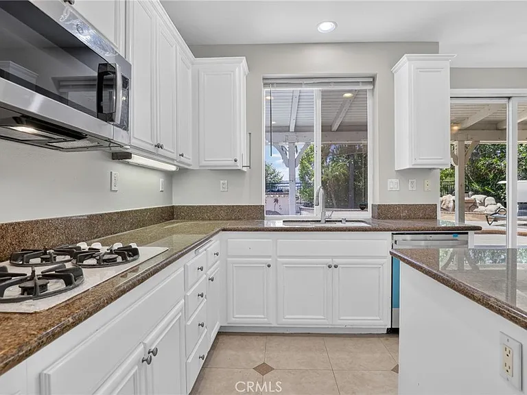 11217 Ravenna Ln — Photo 32