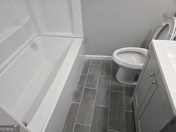 5th image of 708 N Church St