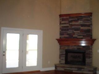 4th image of 4041 Port Royal Dr