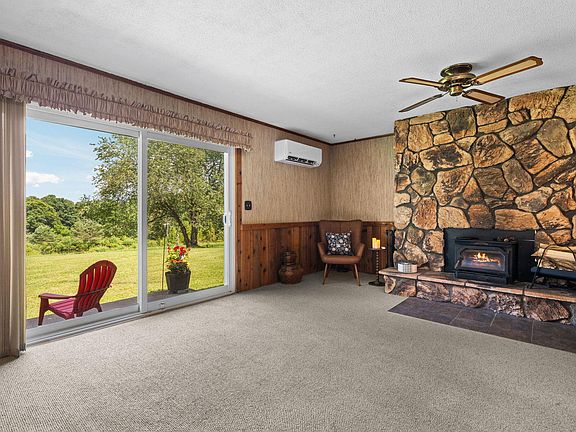 4th image of 10663 Hall Rd