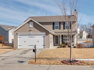 557 Springhurst Pkwy, O'Fallon, MO 63368