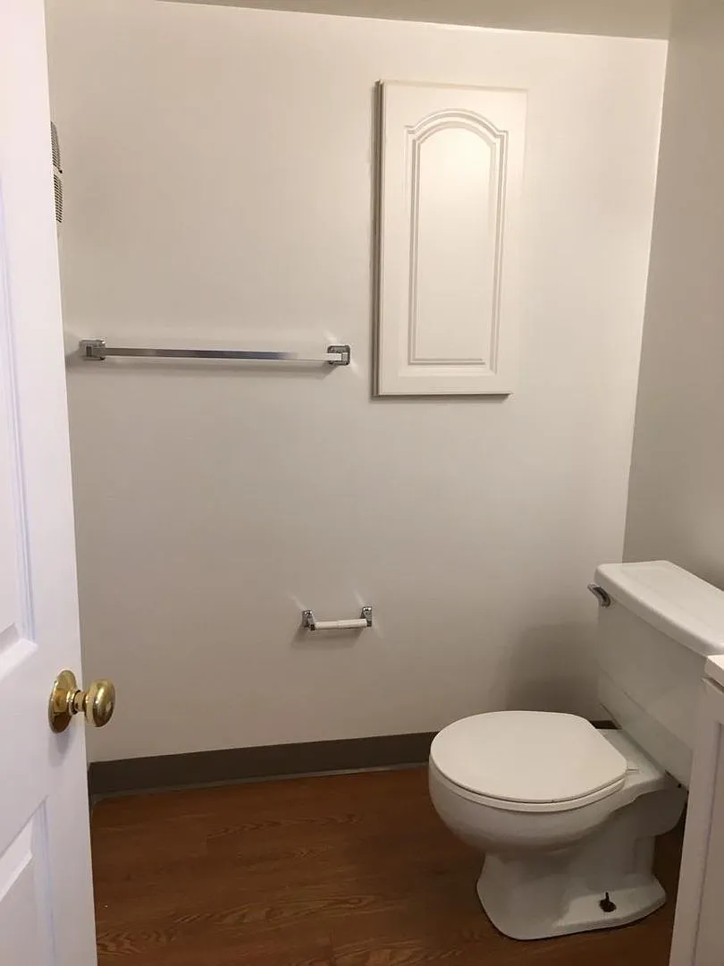 @bedrrom apartment in South Oakland — Photo 3