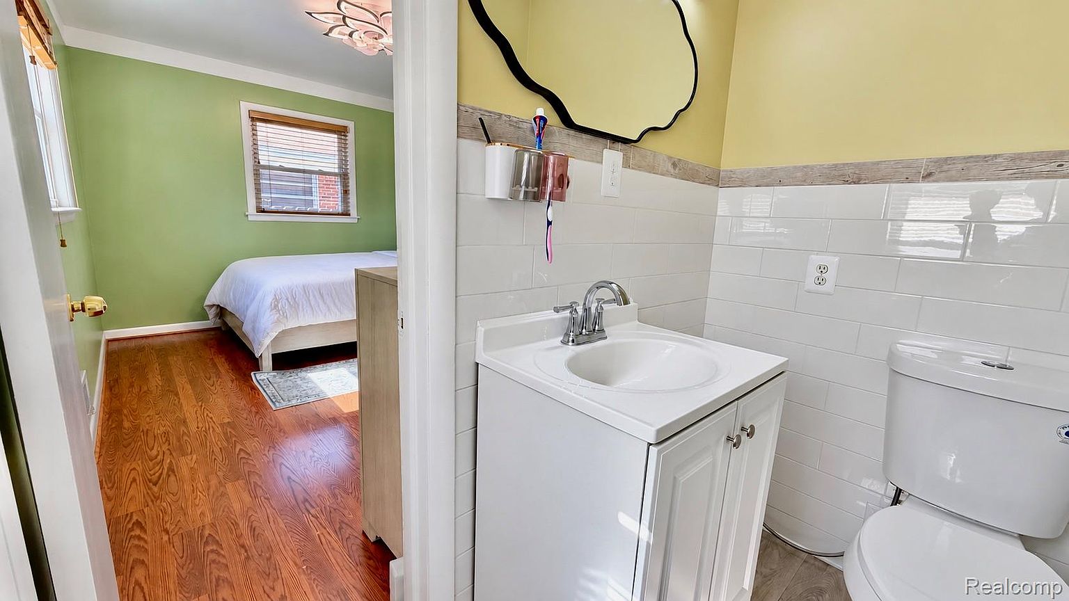 11136 Sunburst Ave, photo 15