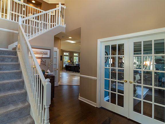 3rd image of 5752 Woodmansee Way