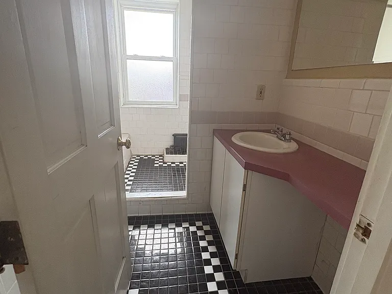5813 Bartlett St #3 — Photo 2