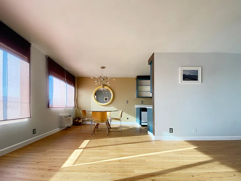 525 N Sycamore Ave — Photo 5