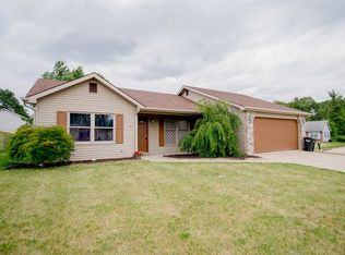 411 Crestview Dr, Kendallville, IN