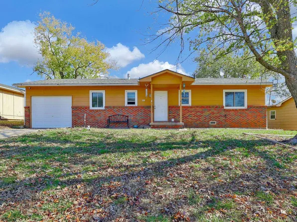 1400 Spencer Dr, Augusta, KS 67010