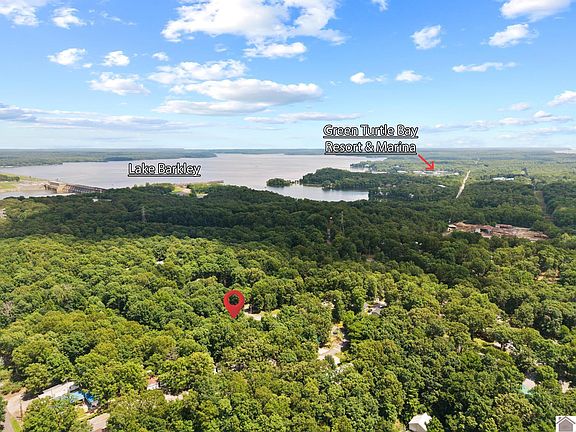 3rd image of 184 Hilltop Dr