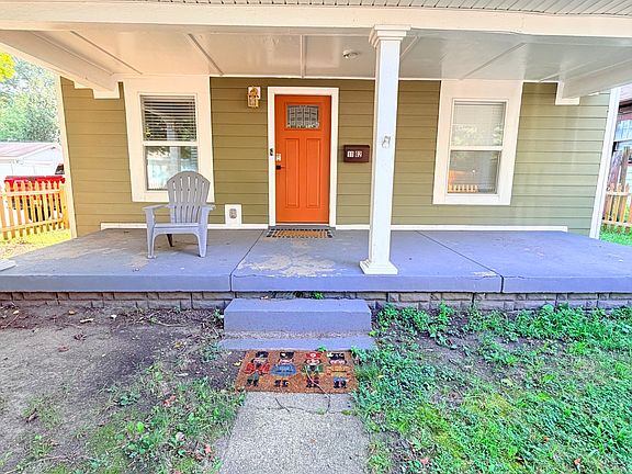 3rd image of 1102 N Tibbs Ave