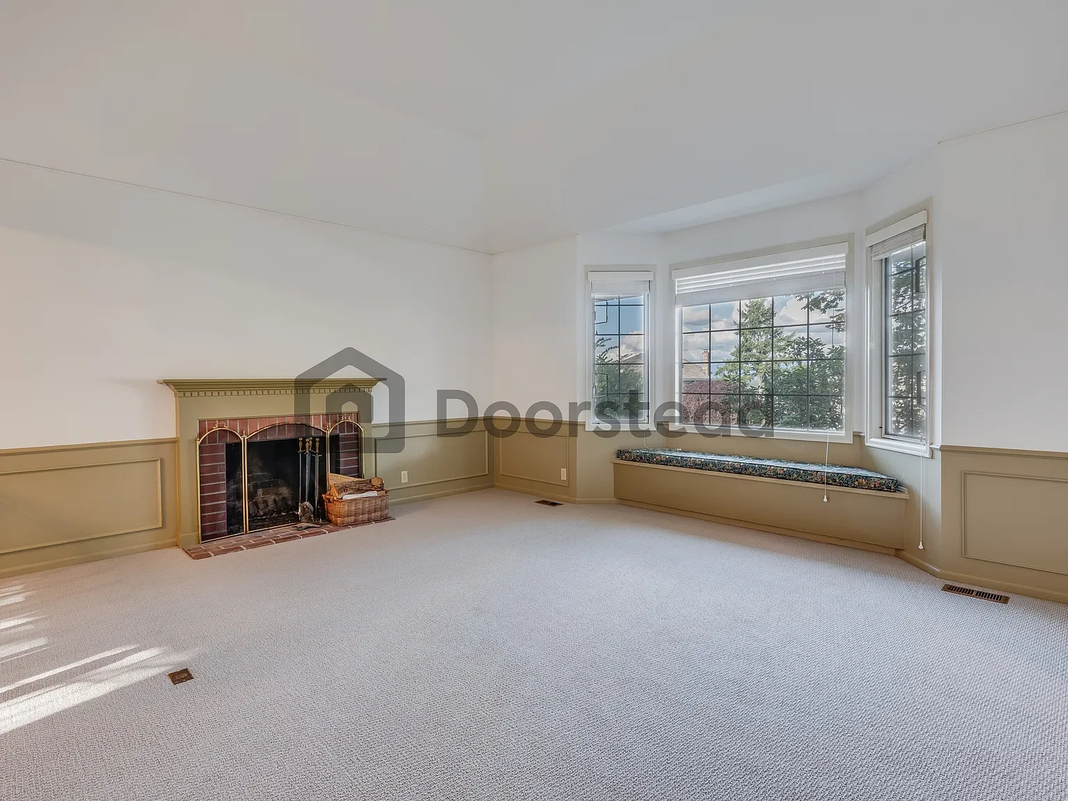 3 bed, 2.5 bath, 3060 sqft, $5,295 — Photo 4