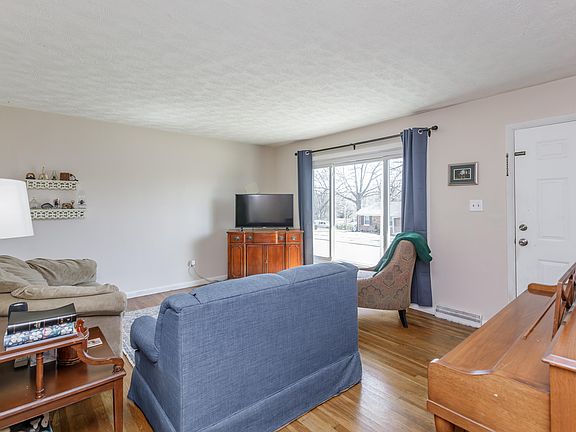 3rd image of 3421 Dixiana Dr