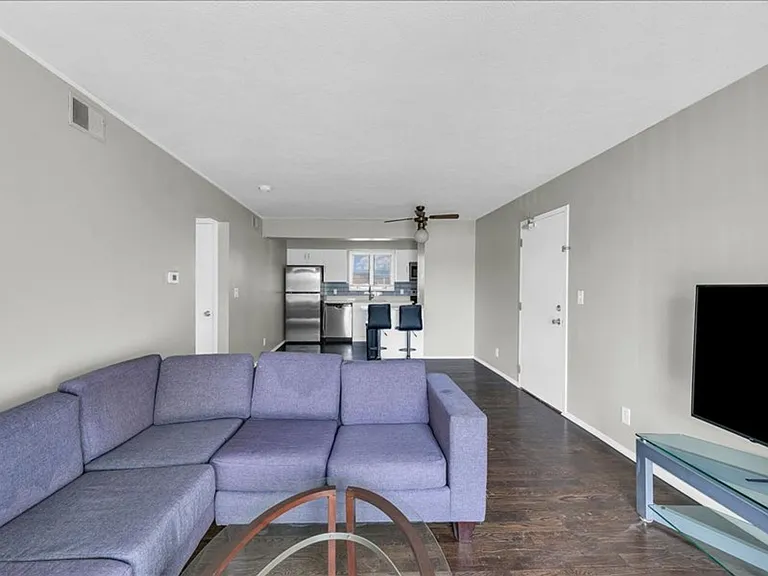 8 Ross — Photo 7
