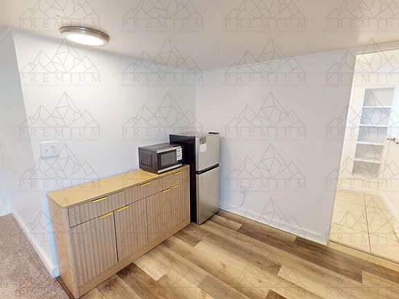 4th image of 214 E 7th Pl