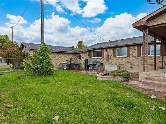 3rd image of 54481 Banner Rd