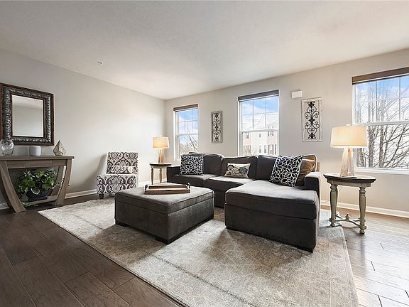 4th image of 150 Watson Dr