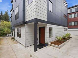 3098 SW Pendleton Ct, Portland, OR 97239