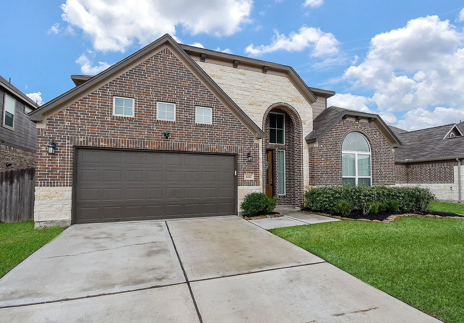 4 bed, 3.5 bath, 3776 sqft, $3,200 — Photo 2