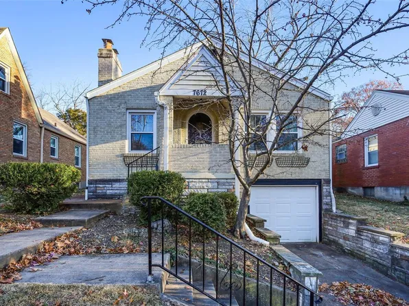 7672 Lindbergh Dr, Saint Louis, MO 63117