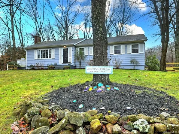 11 Woodland Drive, Clinton, CT 06413