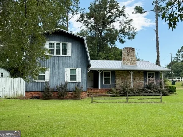 817 Golf Dr, Swainsboro, GA 30401