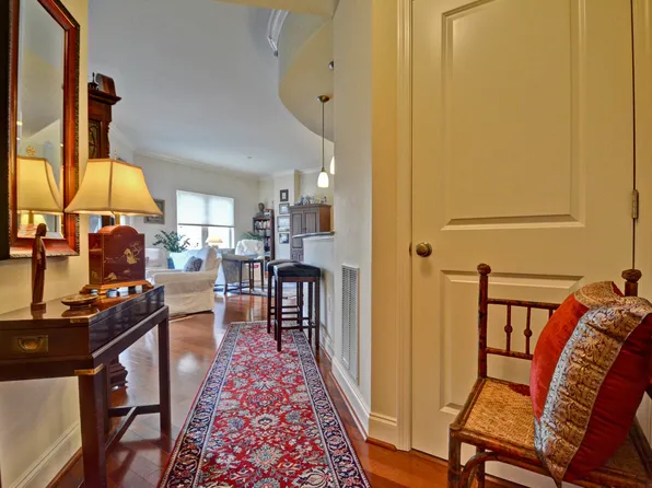 601 Main St APT 503, Columbia, SC 29201