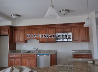 560 Lebanon St, Melrose, MA 02176