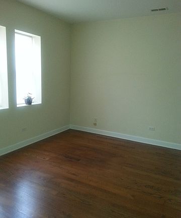 3rd image of 2043 W Arthur Ave #G
