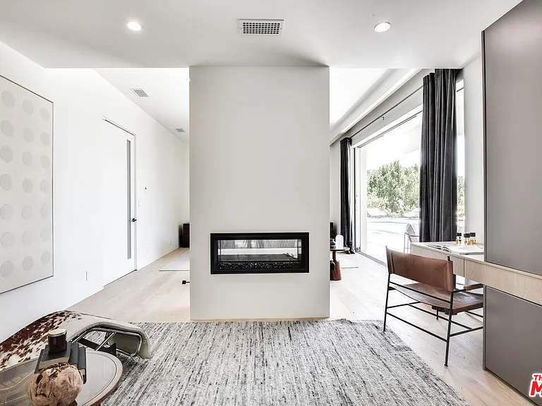 8908 Alto Cedro Dr — Photo 16