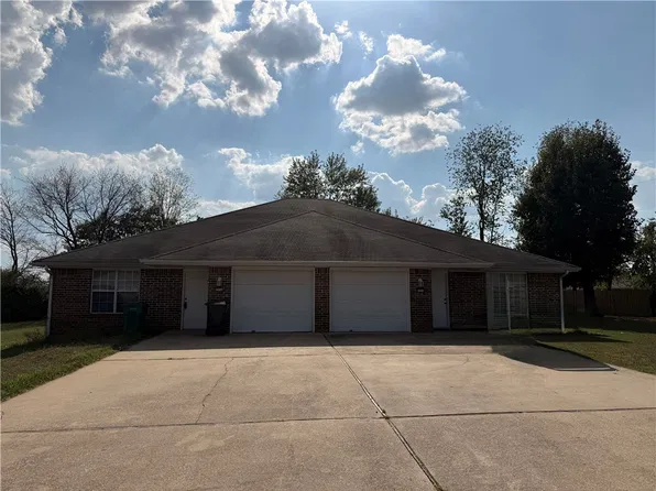 1954-1956 S 11th Pl, Rogers, AR 72758