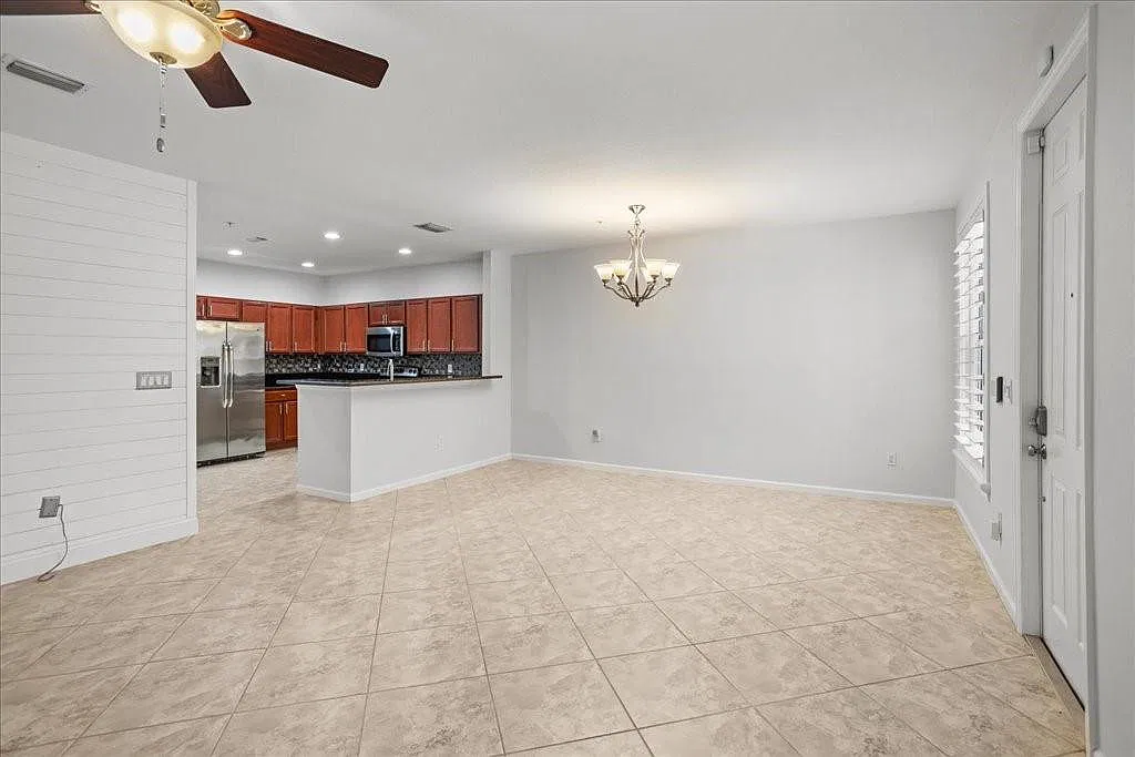3 bed, 2.5 bath, 1768 sqft, $3,300 — Photo 3