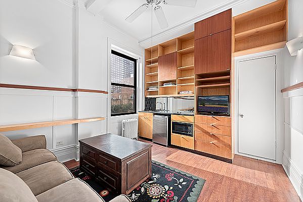 1st image of 140 W 69th St APT 58A