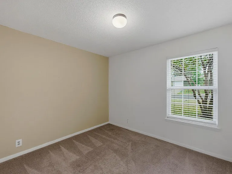 5704 Cedardale Dr — Photo 11