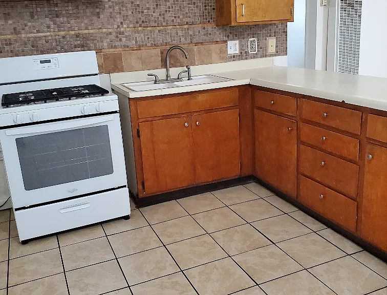 227 Clifford Ave #227 — Photo 2