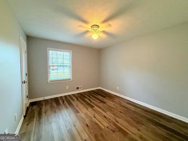 315 Hardscrabble Rd — Photo 8