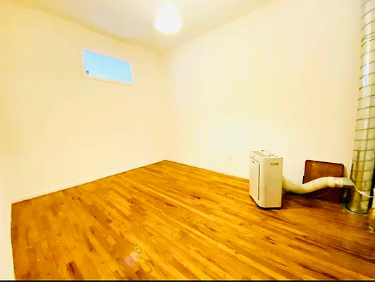 Rented by null | media 27