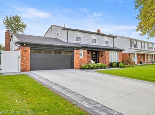 2244 Kinmore St, Dearborn Heights, MI 48127