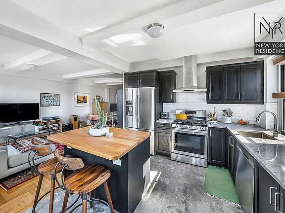 2nd image of 530 Grand St APT D11a