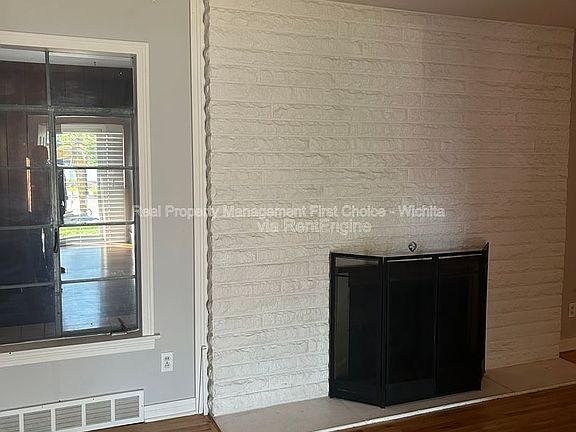 4th image of 305 S Bleckley Dr