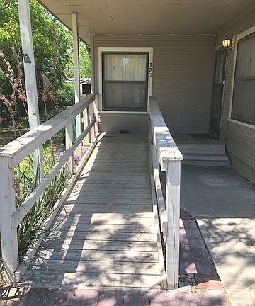 4th image of 127 Maurine Dr