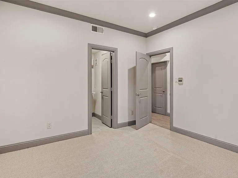 3142 Ross Ave #7 — Photo 7