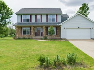 22422 Sangamon Dr, Carlock, IL 61725