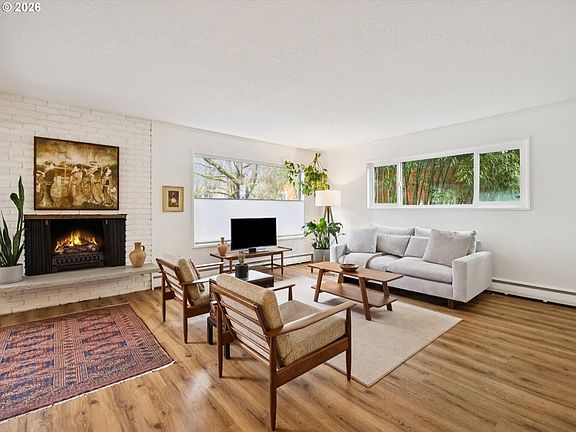 2nd image of 3332 SE 9th Ave