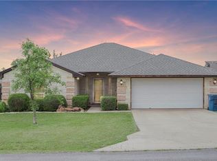 1323 E Apache Trl, Granbury, TX 76048