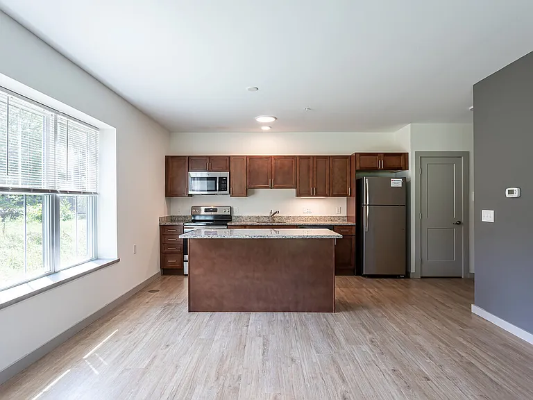 70 University Drive — Photo 4